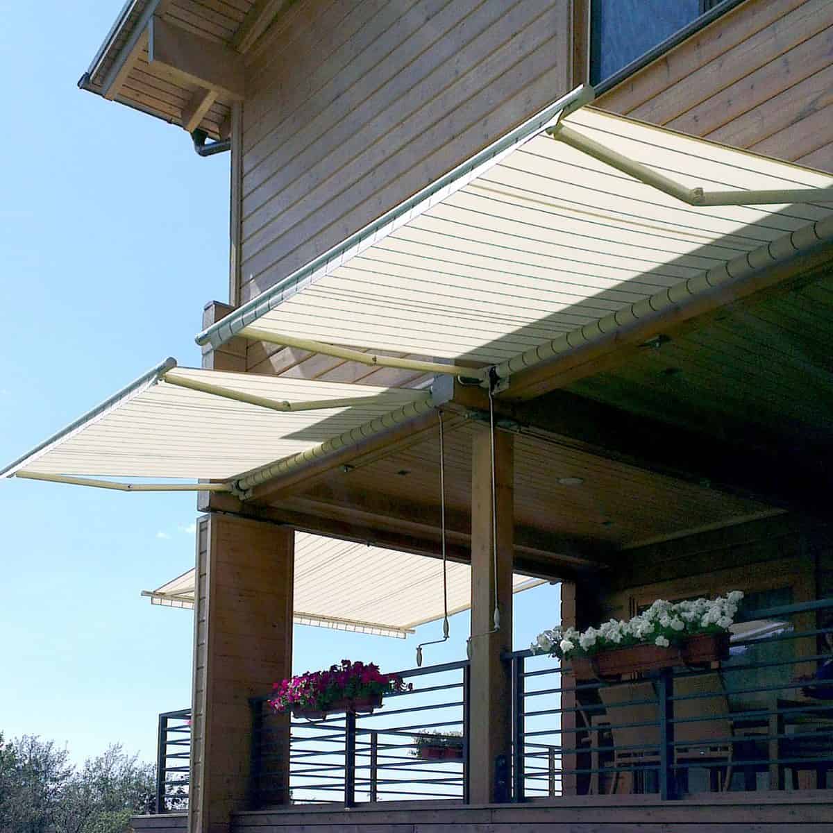 An example of a markilux 930 cassette awning over a balcony