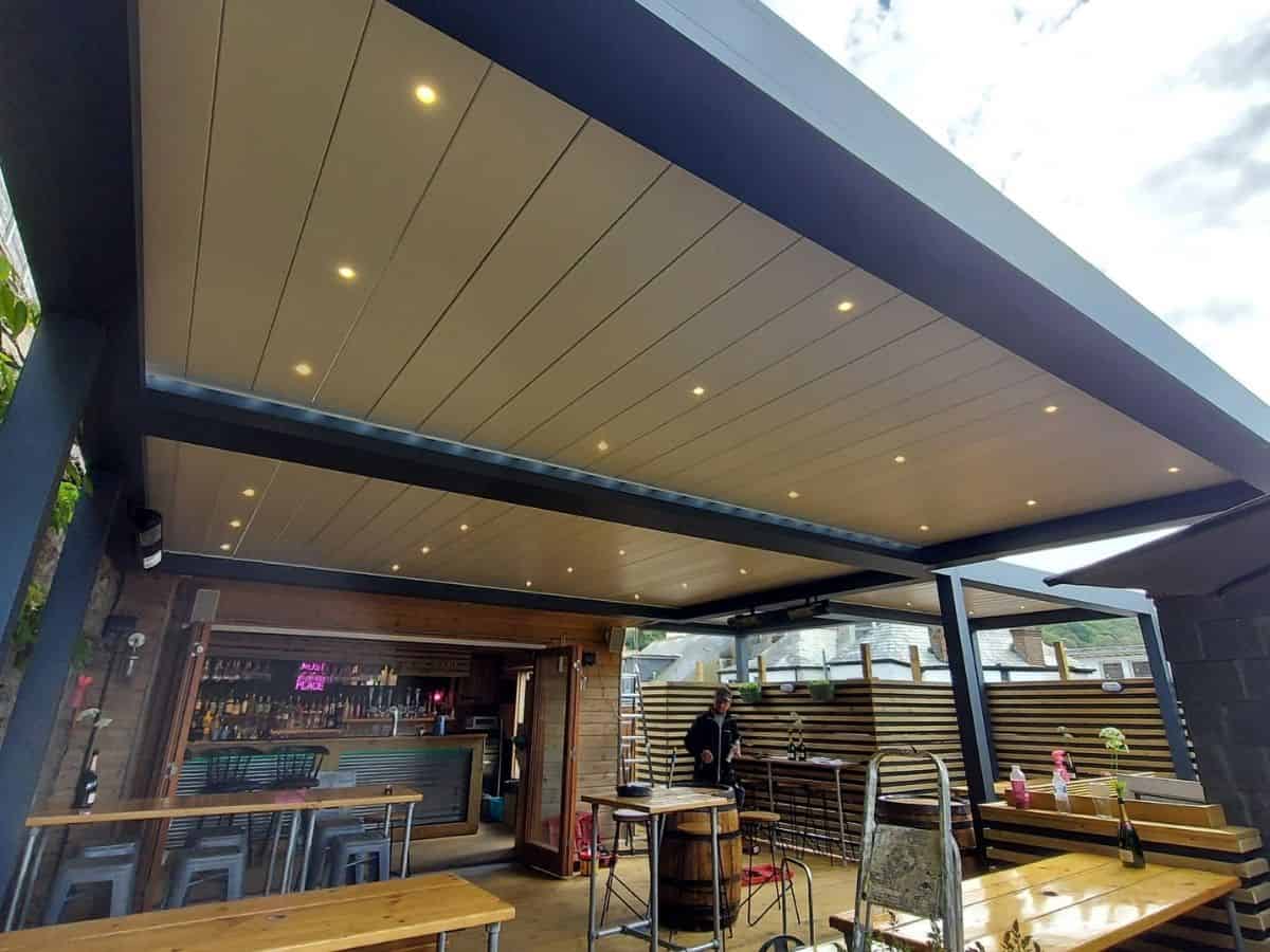 Tarasola Technic louvred roof x4 installed at a pub in Cornwall