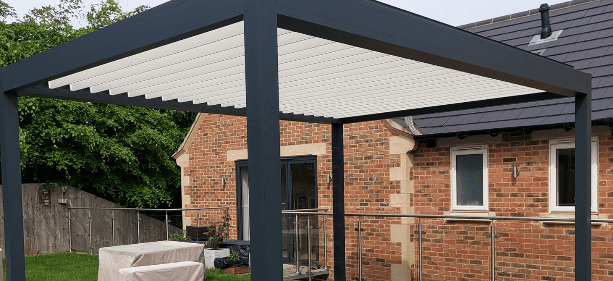 Tarasola Technic with louvred roof, 3.5mx4.6m, installed in Grantham