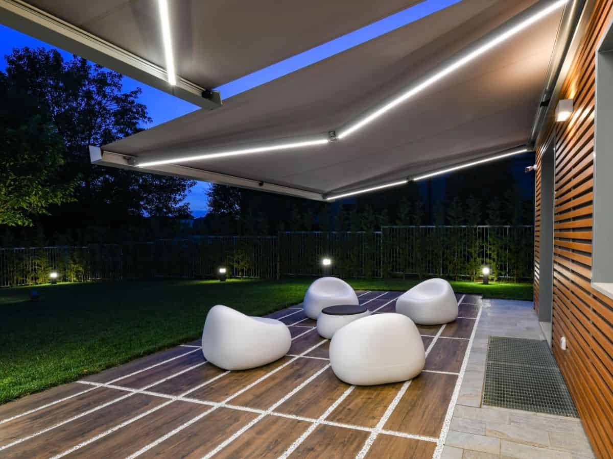 KE Qubica Plumb retractable awning, with optional lighting in the AKI arm