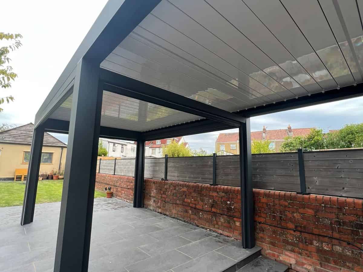 seesky bio pergola with louvred roof in gloss white
