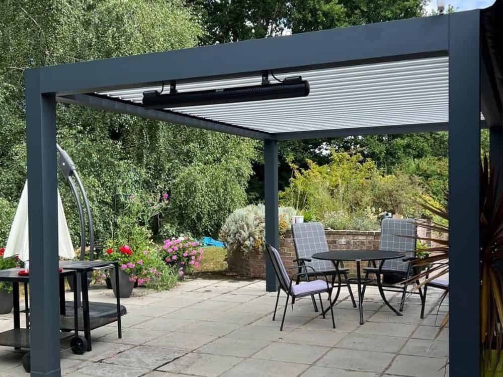 Seesky Bio aluminium louvred roof pergola - the perfect solution for a stylish and practical patio cover. The bio louvred roof design offers adjustable shade and ventilation, while the durable aluminium construction provides a sturdy and long-lasting structure. The modern and sleek design adds an elegant touch to any outdoor space, providing a perfect environment for relaxation and entertainment.