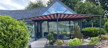 The Markilux Pergola is a robust, oval-shaped designer canopy on slender posts - winner of the prestigious Reddot design award. Perfect for adding a touch of elegance and functionality to any outdoor space.