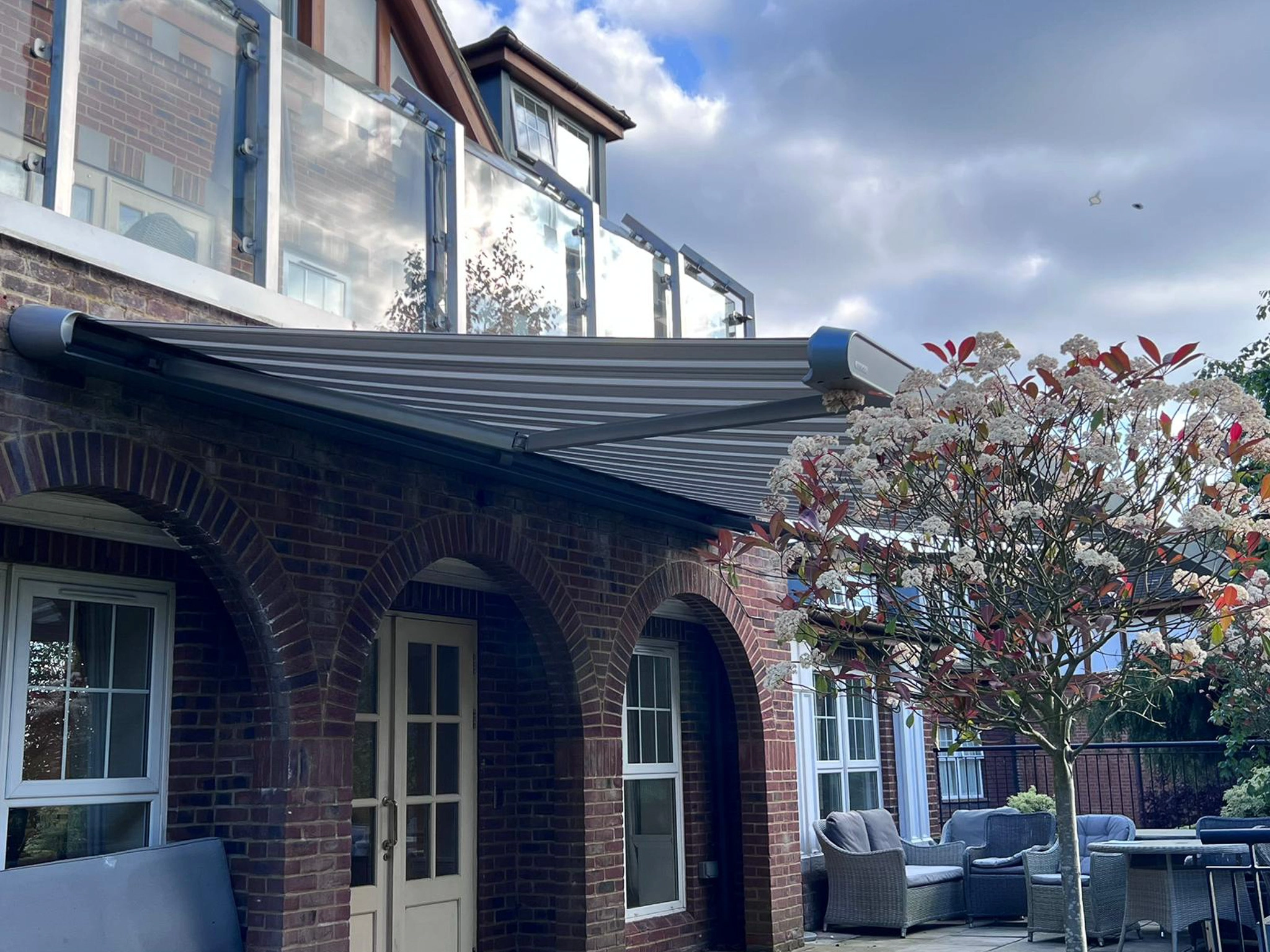 Extended MX-1 6-meter awning at Banstead Care Home